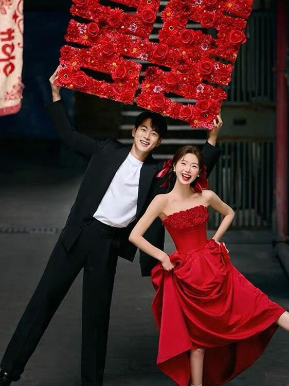 2025 Novo Vestido Vermelho de  - Photography Wedding avaliação e preço